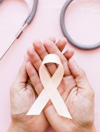 La importancia de contar con un seguro contra el cáncer de mama